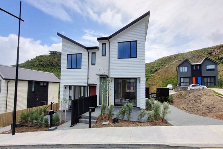 Photo of property in 17 Bee Lane, Whitby, 5024