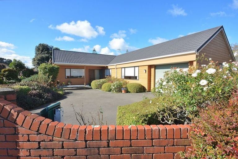 Photo of property in 1 Oak Bay, Waikanae, 5036