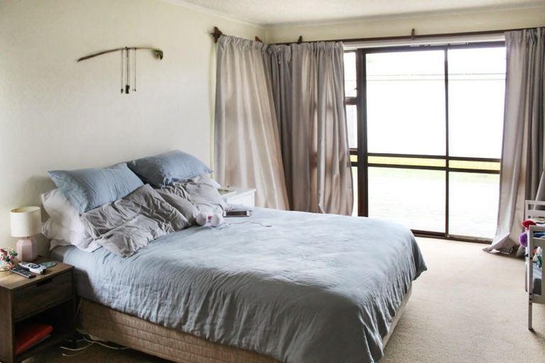 Photo of property in 43 Geraldine Crescent, Cloverlea, Palmerston North, 4412