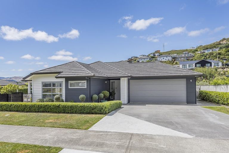 Photo of property in 12 Banks Boulevard, Whitby, Porirua, 5024