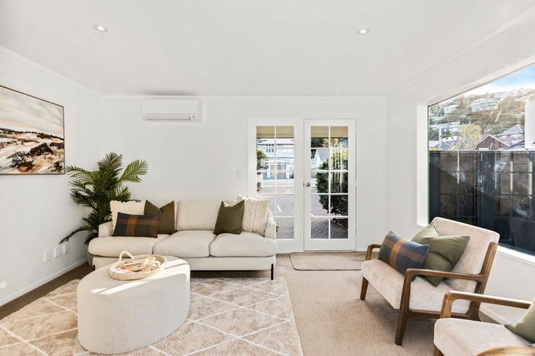 Photo of property in 165b Queens Drive, Lyall Bay, Wellington, 6022