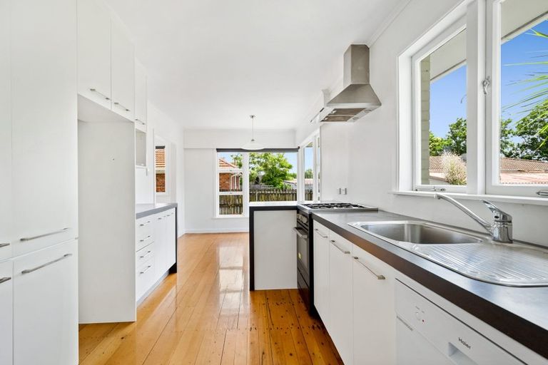 Photo of property in 727 Te Atatu Road, Te Atatu Peninsula, Auckland, 0610