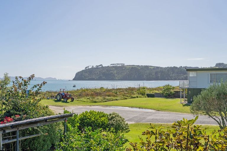 Photo of property in 79 Captain Cook Road, Cooks Beach, Whitianga, 3591