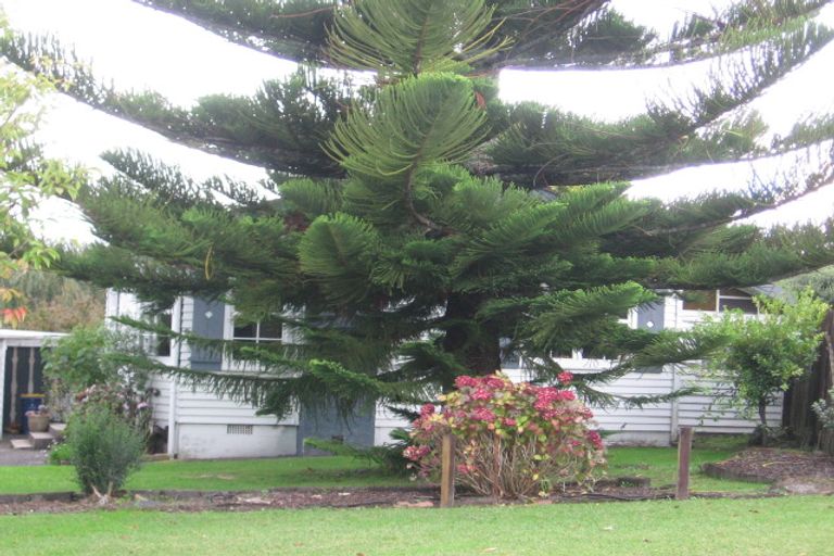 Photo of property in 28 Sunvue Road, Glen Eden, Auckland, 0602