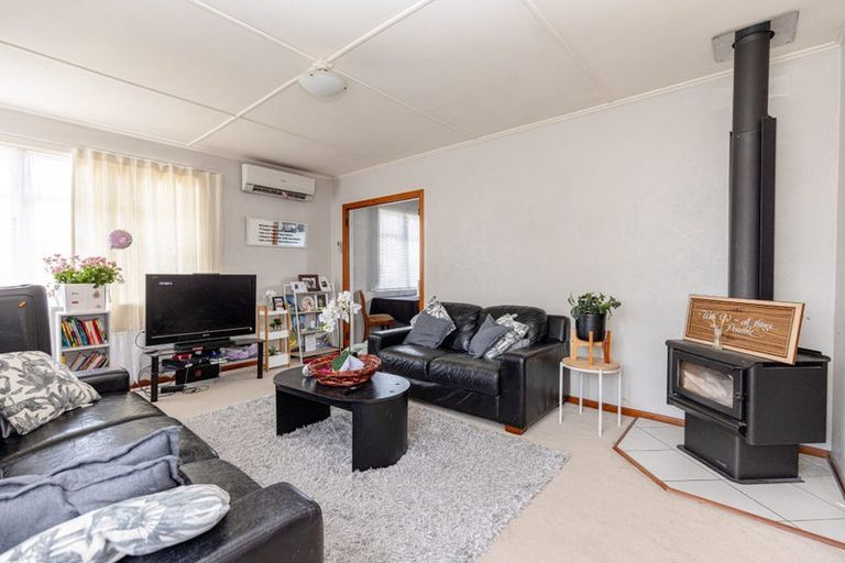 Photo of property in 21 Rira Street, Marton, 4710