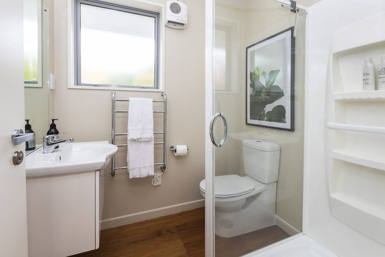 Photo of property in 76a Puriri Street, Riccarton, Christchurch, 8041