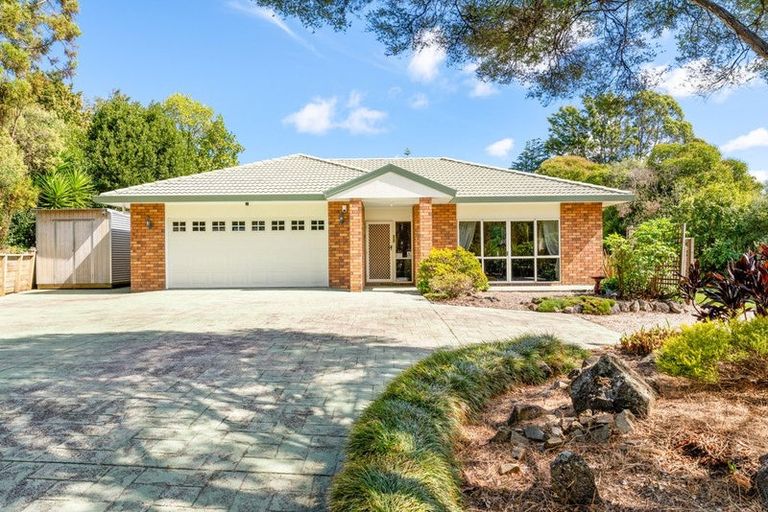 Photo of property in 4 Cloverfields Drive, Waimauku, 0812