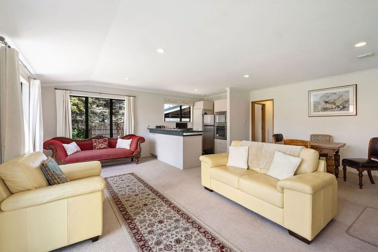 Photo of property in 8b Kuri Place, Wanaka, 9305