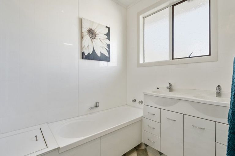 Photo of property in 12 Ariel Street, Stratford, 4332