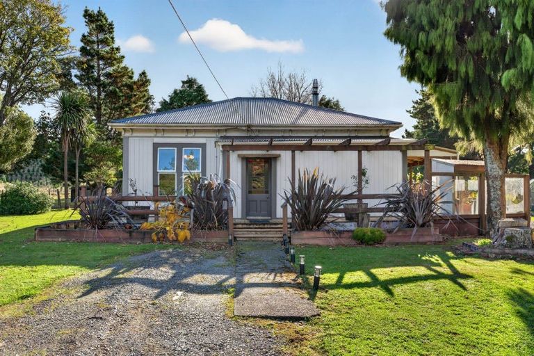 Photo of property in 85558 State Highway 2, Mount Bruce, Masterton, 5881