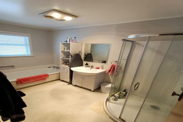 Photo of property in 15 Collier Avenue, Karori, Wellington, 6012