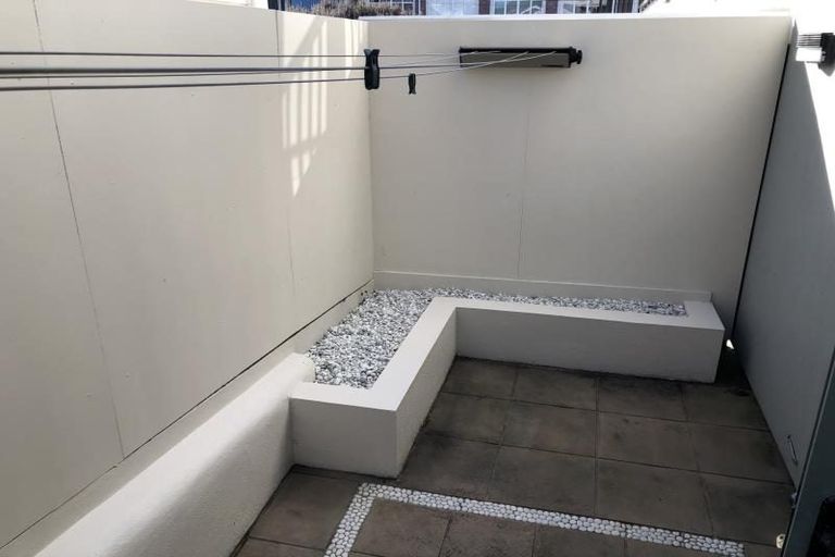 Photo of property in 28u3 Majoribanks Street, Mount Victoria, Wellington, 6011