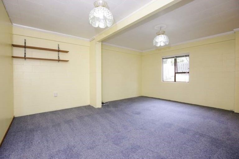 Photo of property in 41 Miltonia Avenue, Te Atatu South, Auckland, 0610