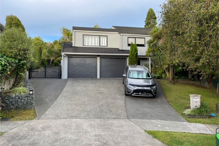 Photo of property in 16 Calman Place, Chatswood, Auckland, 0626