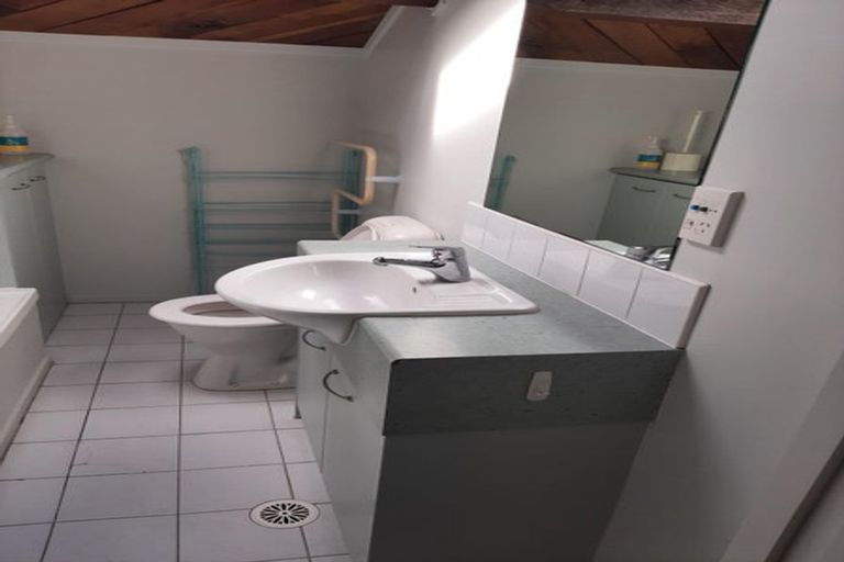 Photo of property in Metro Apartments, 22/220u Thorndon Quay, Pipitea, Wellington, 6011