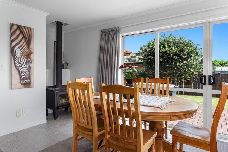 Photo of property in 29 Edgewater Grove, Whakatane, 3120