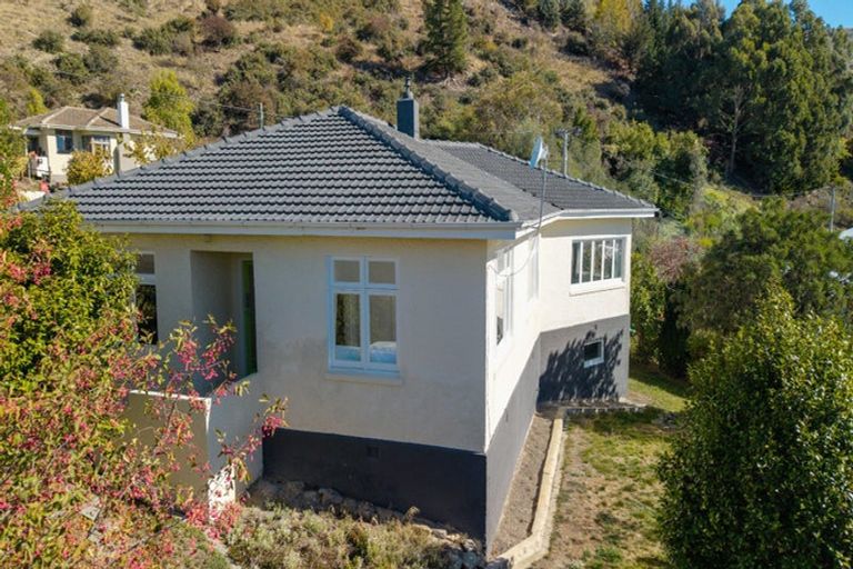 Photo of property in 34 Branxholm Street, Roxburgh, 9500