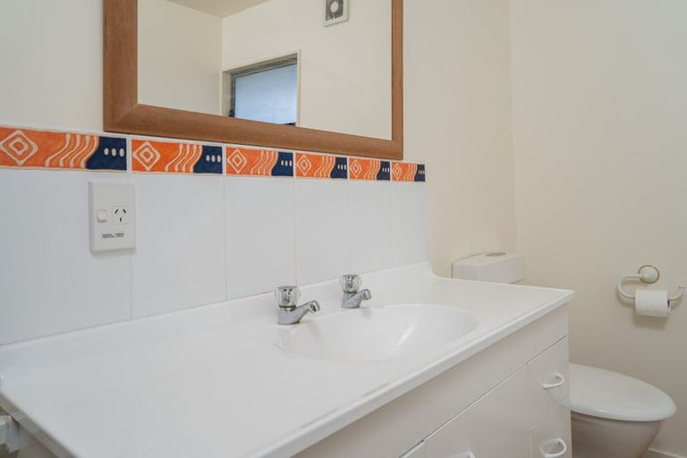 Photo of property in 1 Atamira Close, Churton Park, Wellington, 6037