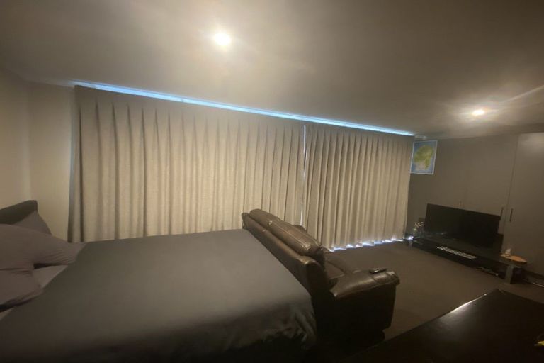 Photo of property in 96 Brougham Street, Westport, 7825