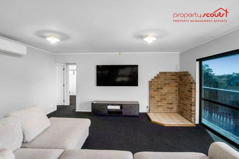 Photo of property in 59 Reynella Drive, Massey, Auckland, 0614