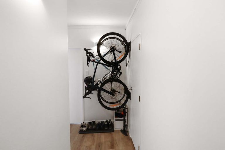 Photo of property in Hobson Court Flats, 23/70u Hobson Street, Thorndon, Wellington, 6011