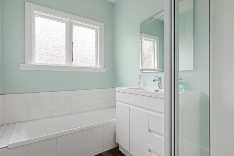 Photo of property in 234 Centaurus Road, Saint Martins, Christchurch, 8022