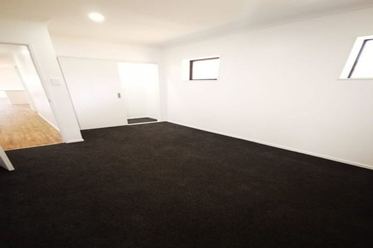 Photo of property in 124d Rosier Road, Glen Eden, Auckland, 0602