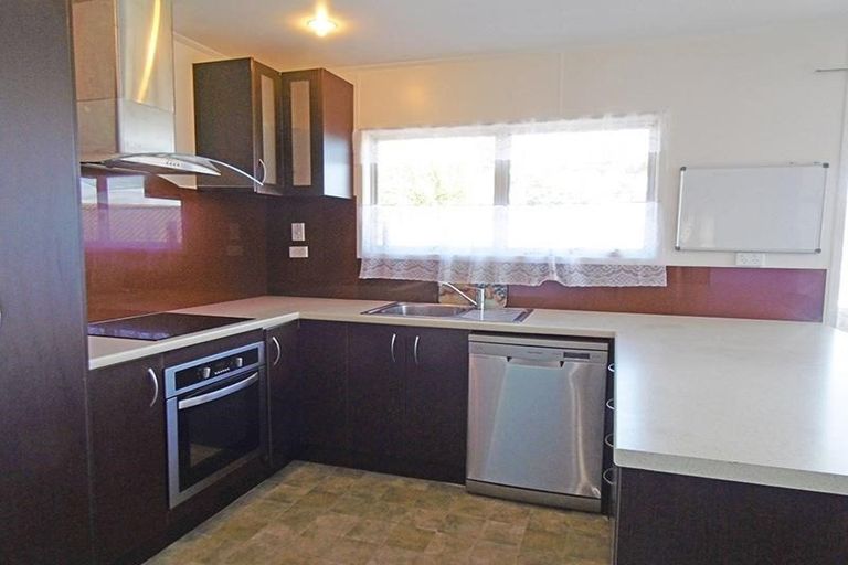 Photo of property in 48 Glenbervie Crescent, Massey, Auckland, 0614