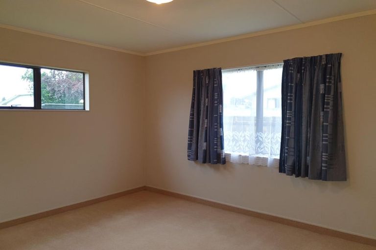 Photo of property in 42 Atherfold Crescent, Greenmeadows, Napier, 4112
