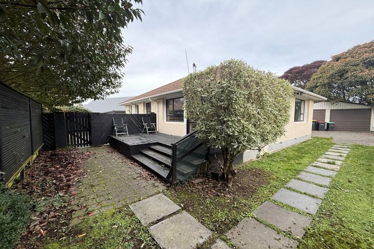 Photo of property in 1/290 Withells Road, Avonhead, Christchurch, 8042