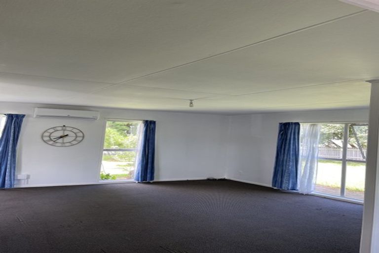 Photo of property in 137 Mahia Road, Wattle Downs, Auckland, 2103