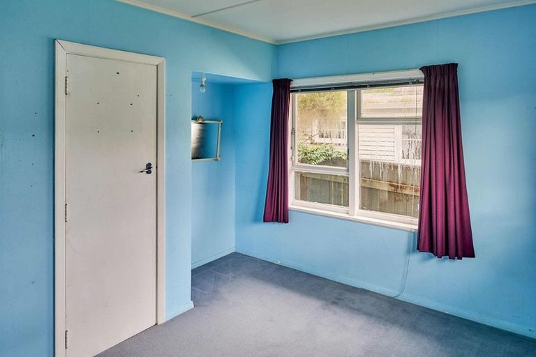 Photo of property in 115 Main Road, Wainuiomata, Lower Hutt, 5014