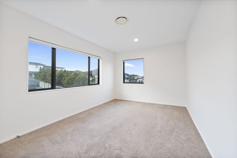 Photo of property in 55 Platinum Rise, Ranui, Auckland, 0612