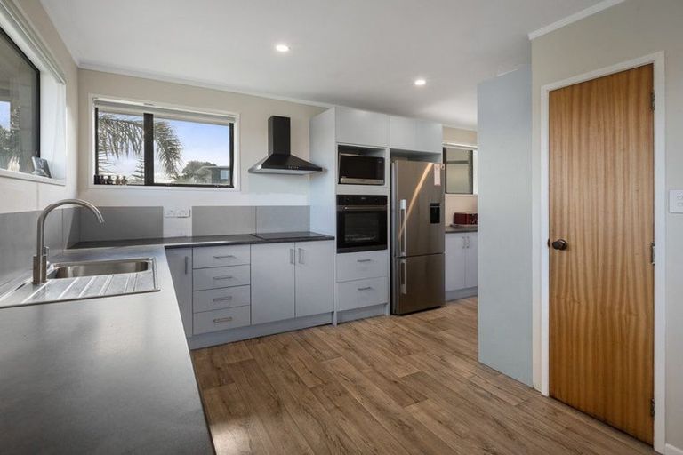 Photo of property in 45 Hanlen Avenue, Waihi Beach, 3611