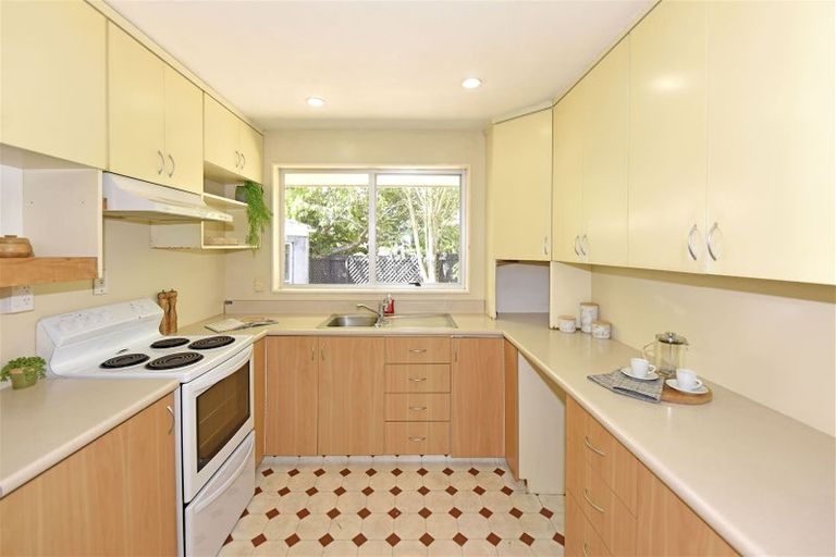 Photo of property in 1/11a Glen Place, Parklands, Christchurch, 8083