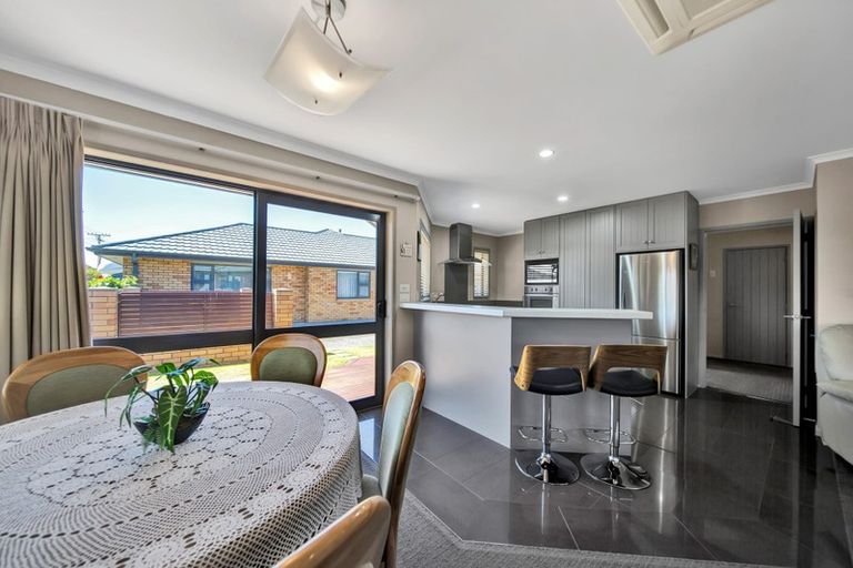 Photo of property in 14 Milmoe Street, Hawera, 4610