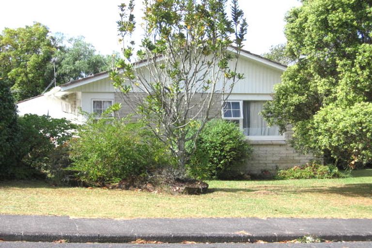 Photo of property in 1/23 Manhattan Heights, Glendene, Auckland, 0602