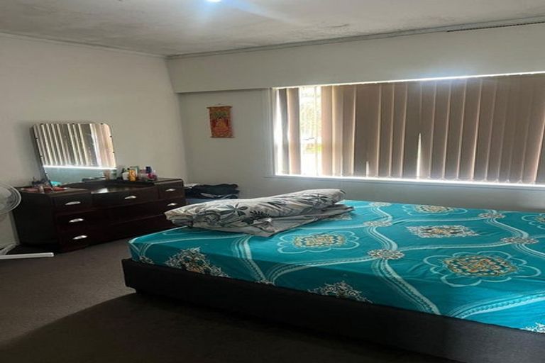 Photo of property in 2/13 Hayward Road, Papatoetoe, Auckland, 2025