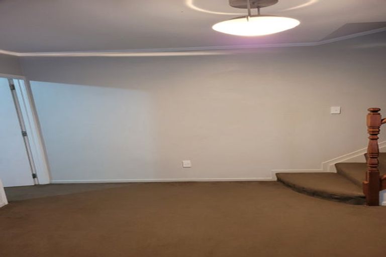Photo of property in 15 Tiki Street, New Lynn, Auckland, 0600