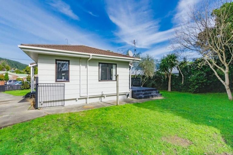 Photo of property in 97 Arawhata Road, Paraparaumu, 5032