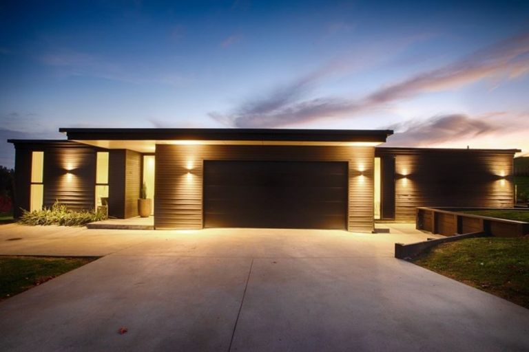 Photo of property in 15 Laly Haddon Place, Matakana, Warkworth, 0985