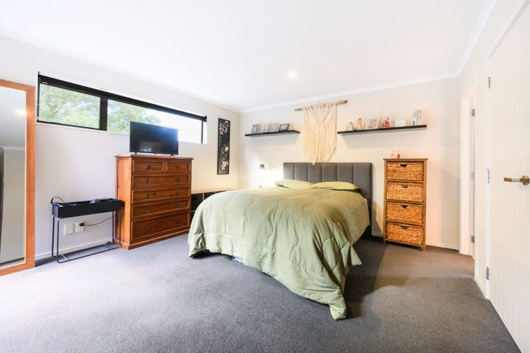 Photo of property in 18 Galea Grove, Kelvin Grove, Palmerston North, 4414