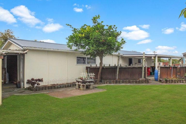 Photo of property in 18 Hulke Street, Foxton, 4814