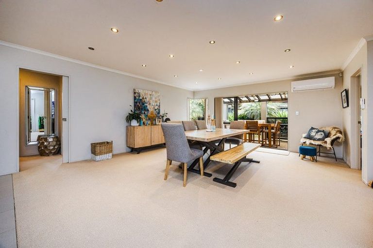 Photo of property in 24 Corsica Way, Karaka, Papakura, 2113