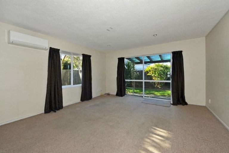 Photo of property in 22 Coles Place, St Albans, Christchurch, 8014