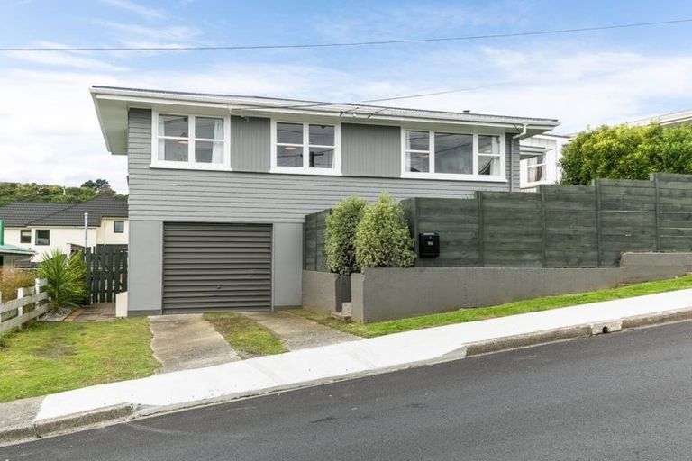Photo of property in 64 Mark Avenue, Paparangi, Wellington, 6037