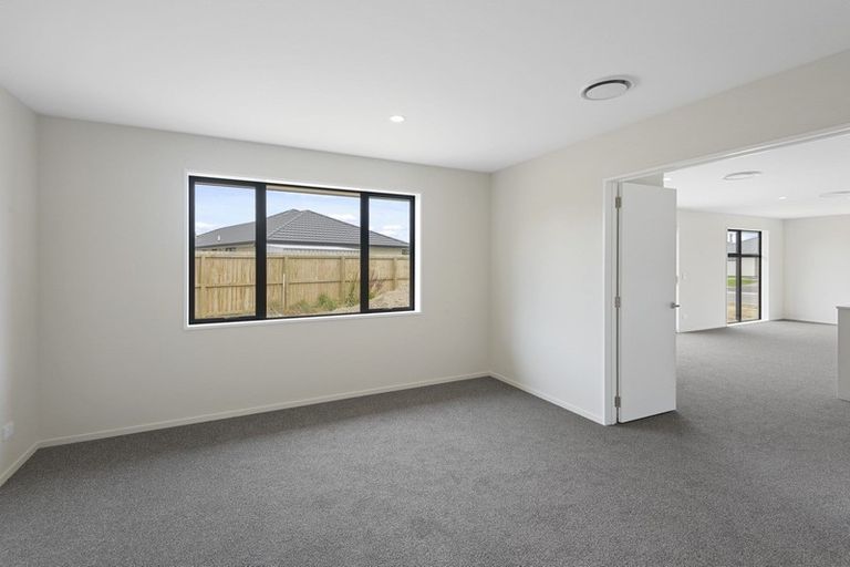 Photo of property in 16 Fairbairn Road, Rolleston, 7614