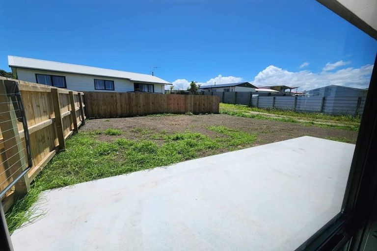Photo of property in 6 Cross Street, Castlecliff, Wanganui, 4501