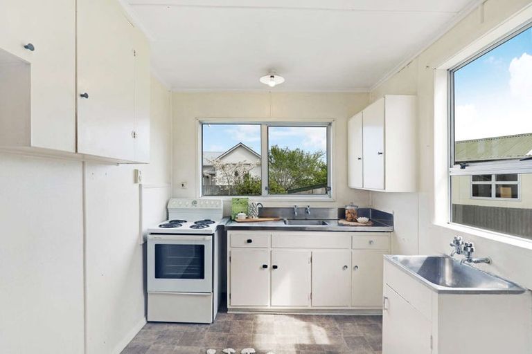 Photo of property in 15 Burton Avenue, Whanganui East, Whanganui, 4500