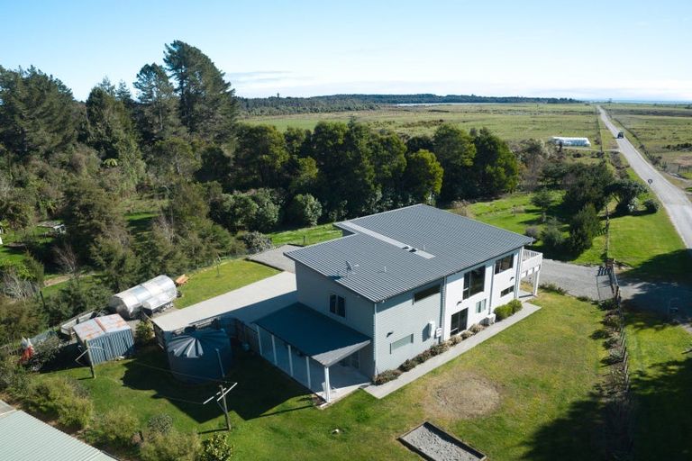 Photo of property in 91 Beach Road, Kakapotahi, Ross, 7885